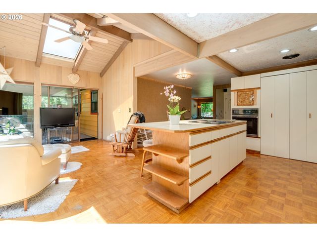 7170 Se 122ND Ave, Portland, OR 97236