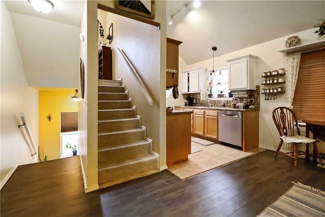 8394 Pine Ridge Lane, Rogers, AR 72756