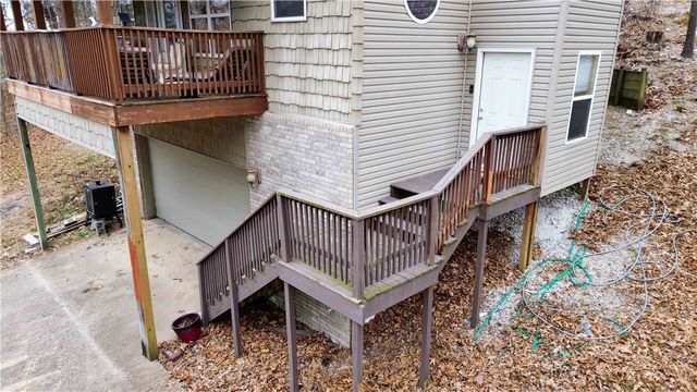 8394 Pine Ridge Lane, Rogers, AR 72756