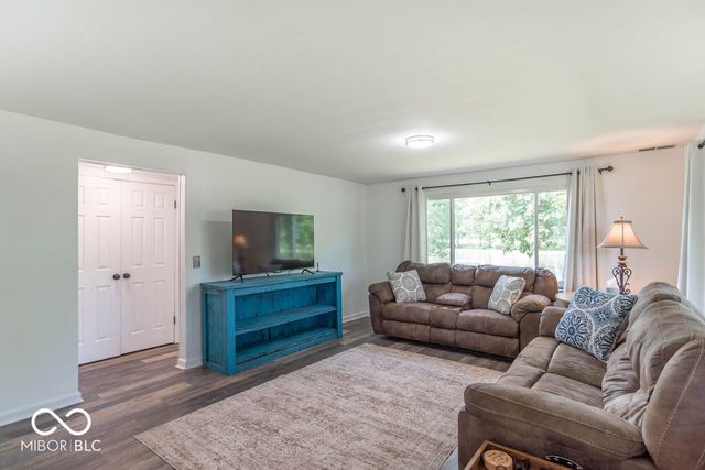 4258 N South Drive, Quincy, IN 47456