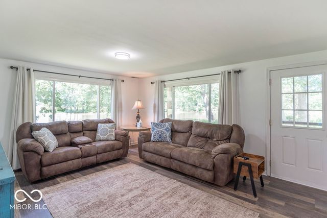 4258 N South Drive, Quincy, IN 47456