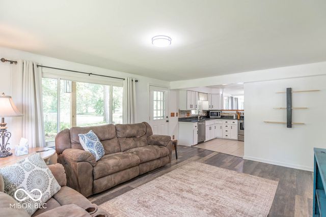 4258 N South Drive, Quincy, IN 47456