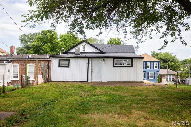 7353 Virginia Avenue, St Louis, MO 63111