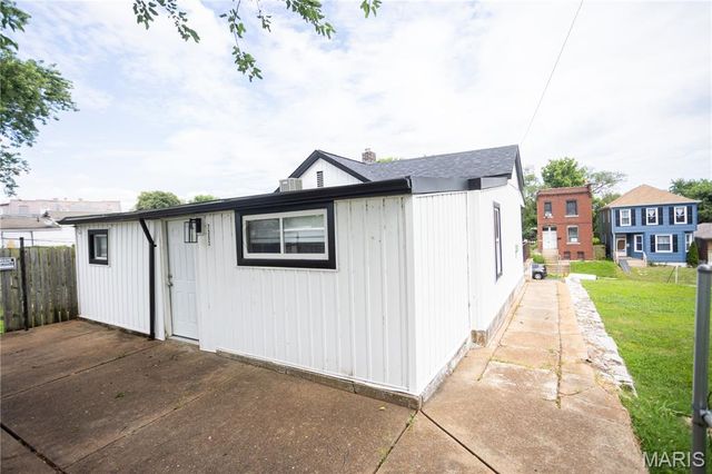 7353 Virginia Avenue, St Louis, MO 63111