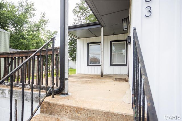 7353 Virginia Avenue, St Louis, MO 63111
