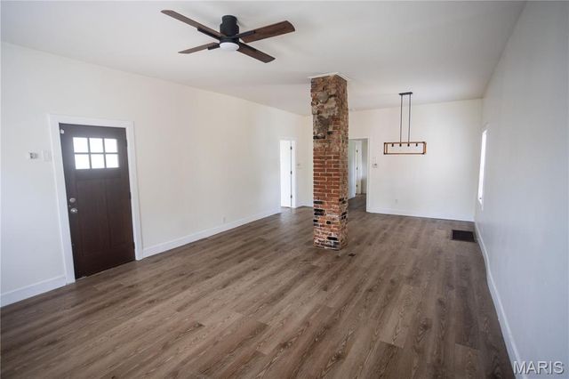 7353 Virginia Avenue, St Louis, MO 63111