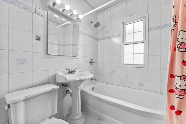 1321 S 73rd STREET, West Allis, WI 53214
