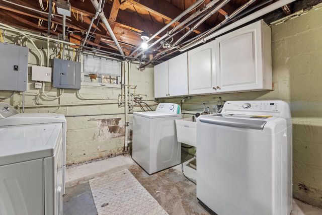1321 S 73rd STREET, West Allis, WI 53214