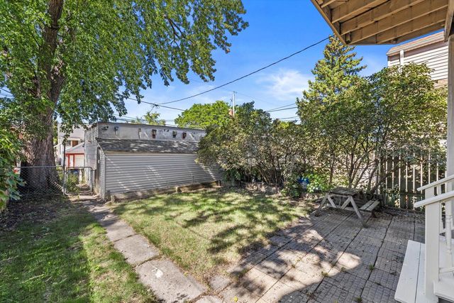 1321 S 73rd STREET, West Allis, WI 53214