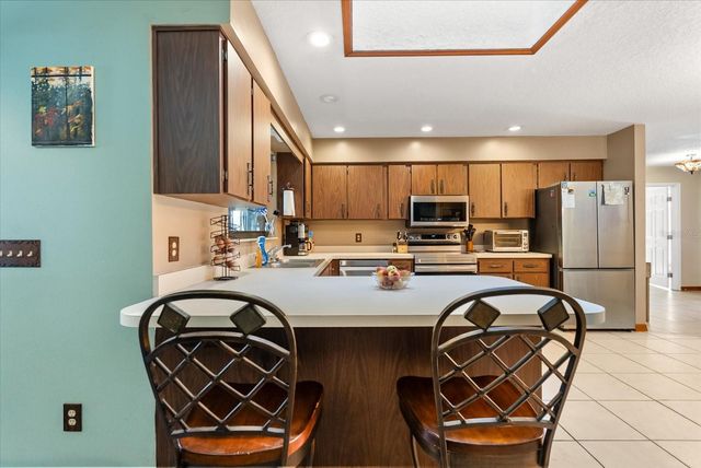 2002 PINE COURT, Deland, FL 32720