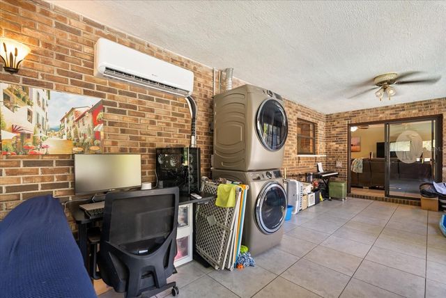 2002 PINE COURT, Deland, FL 32720