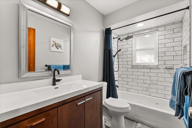 2002 PINE COURT, Deland, FL 32720