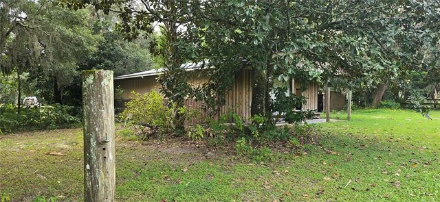 2002 PINE COURT, Deland, FL 32720