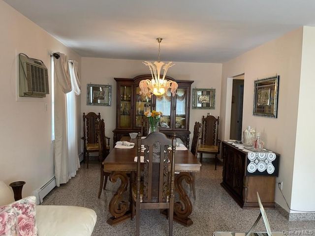 30 Malverne Avenue, Malverne, NY 11565