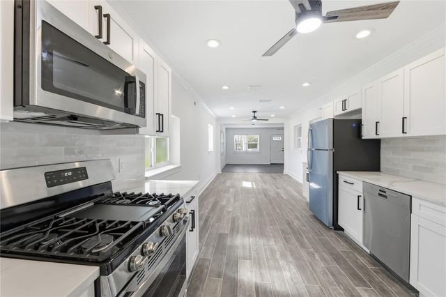 8301 RIVERSIDE DRIVE NE, St Petersburg, FL 33702