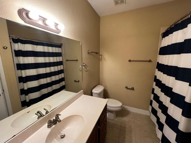 929 N Horton ST, La Grange, TX 78945