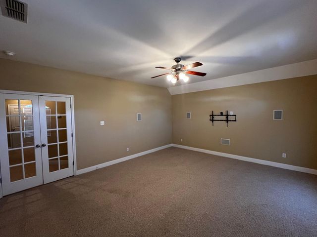 929 N Horton ST, La Grange, TX 78945