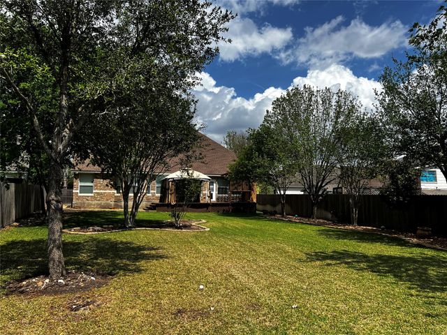 929 N Horton ST, La Grange, TX 78945