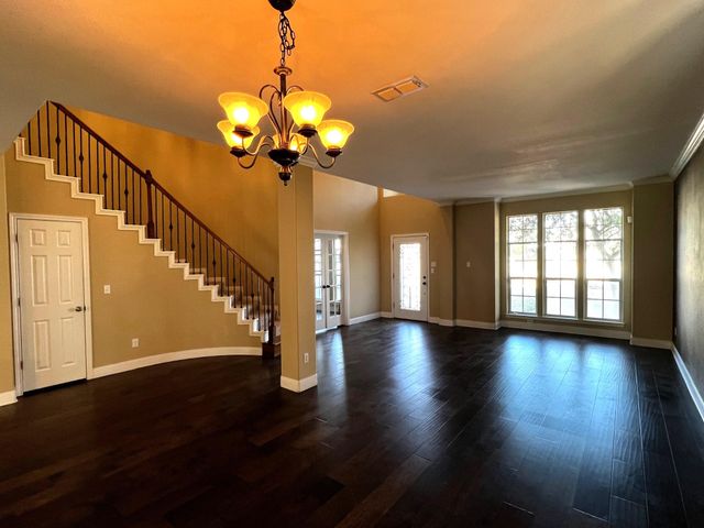 929 N Horton ST, La Grange, TX 78945