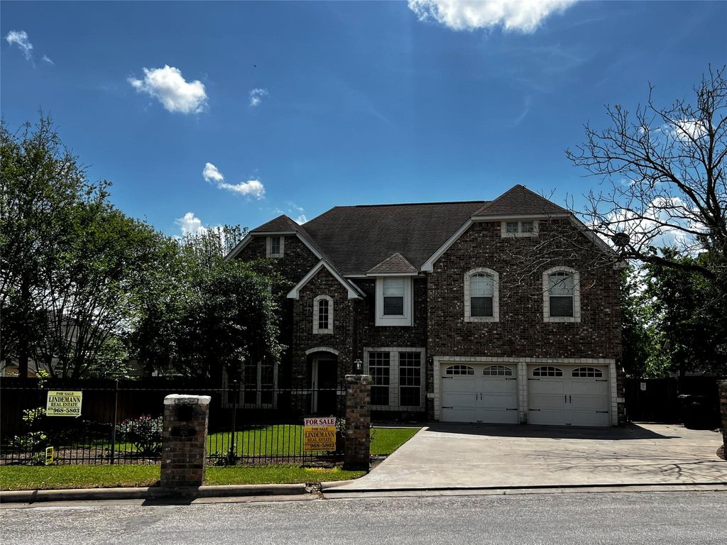 929 N Horton ST, La Grange, TX 78945