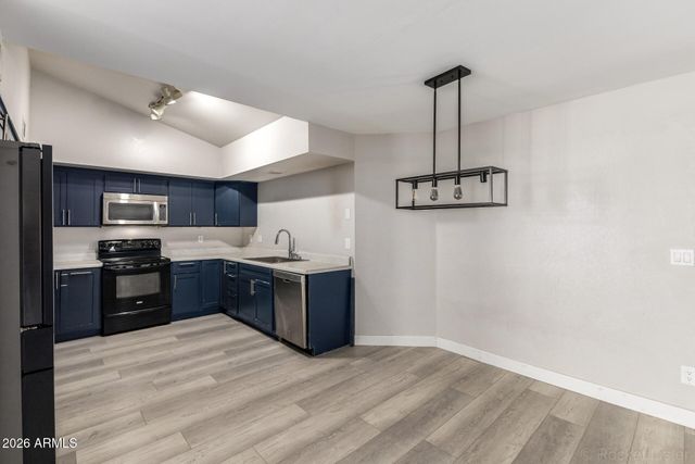 8721 W EDGEMONT Avenue, Phoenix, AZ 85037