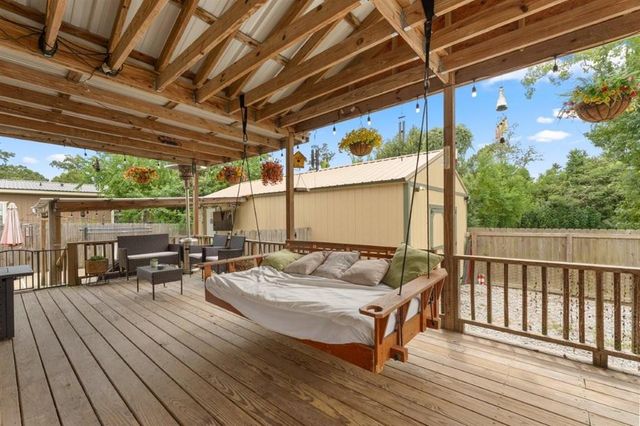 568 Parkwood Drive, Lake Charles, LA 70611