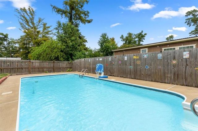 568 Parkwood Drive, Lake Charles, LA 70611