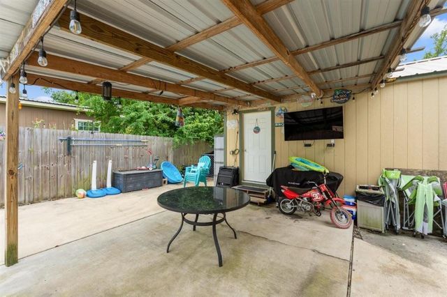 568 Parkwood Drive, Lake Charles, LA 70611