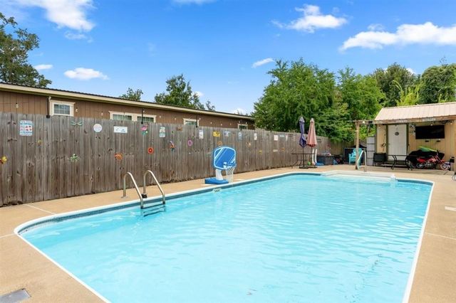 568 Parkwood Drive, Lake Charles, LA 70611