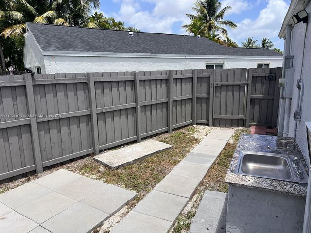 8871 SW 24th Pl 0, Miramar, FL 33025