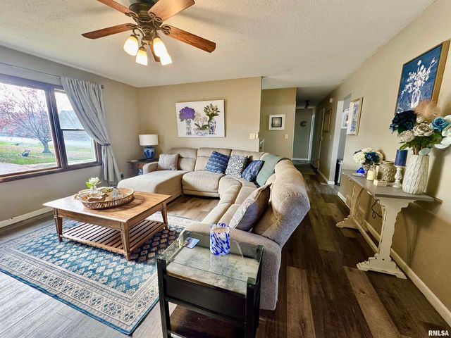 1805 85TH Avenue West, Rock Island, IL 61201