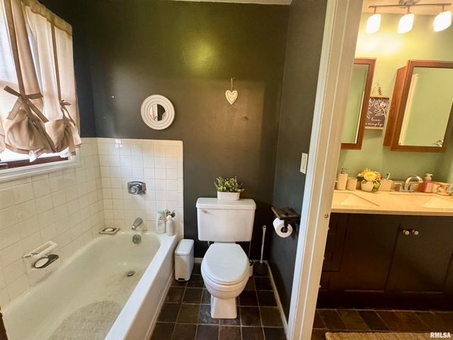 1805 85TH Avenue West, Rock Island, IL 61201