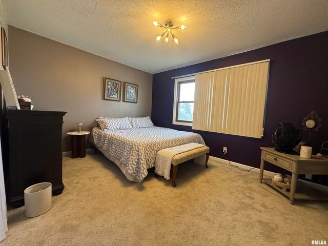 1805 85TH Avenue West, Rock Island, IL 61201