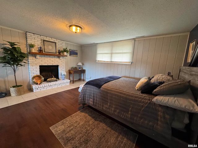 1805 85TH Avenue West, Rock Island, IL 61201