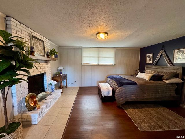 1805 85TH Avenue West, Rock Island, IL 61201