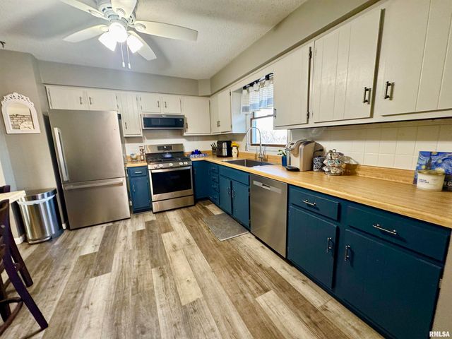 1805 85TH Avenue West, Rock Island, IL 61201