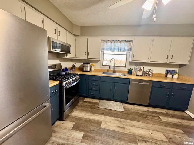 1805 85TH Avenue West, Rock Island, IL 61201