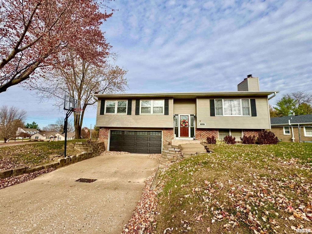 1805 85TH Avenue West, Rock Island, IL 61201