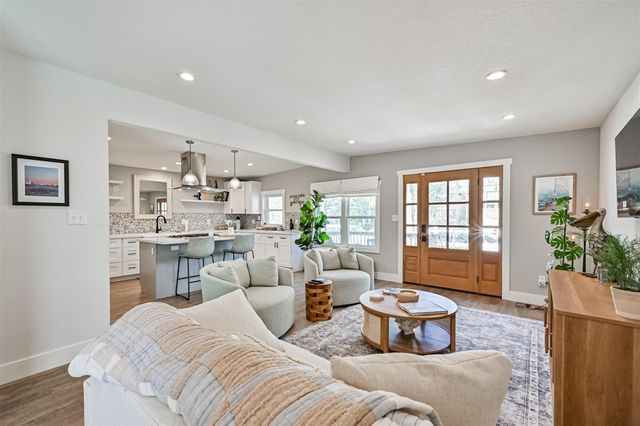 1615 Avenue L, Galveston, TX 77550