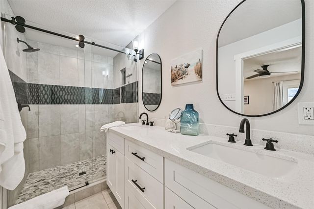 1615 Avenue L, Galveston, TX 77550