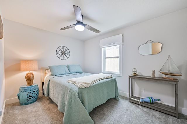 1615 Avenue L, Galveston, TX 77550