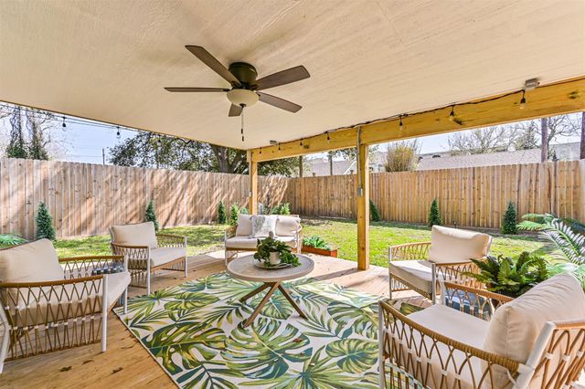 1615 Avenue L, Galveston, TX 77550