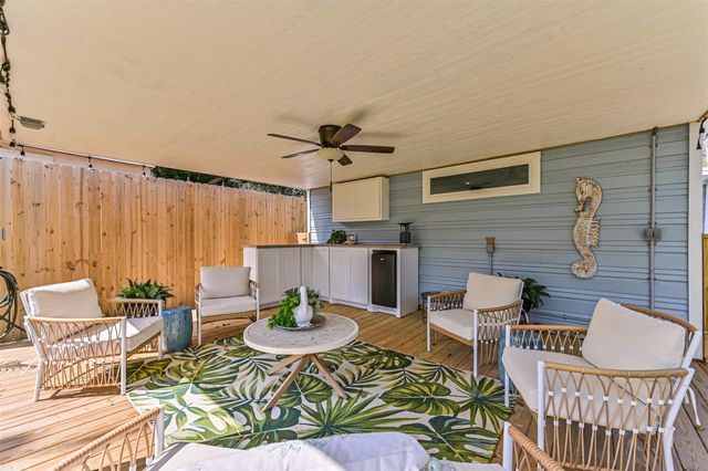 1615 Avenue L, Galveston, TX 77550