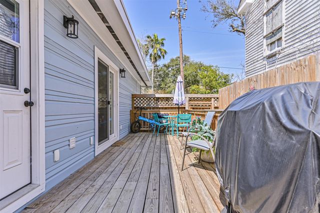 1615 Avenue L, Galveston, TX 77550