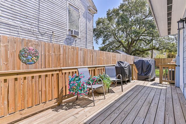 1615 Avenue L, Galveston, TX 77550