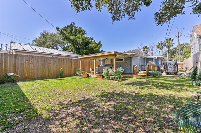 1615 Avenue L, Galveston, TX 77550