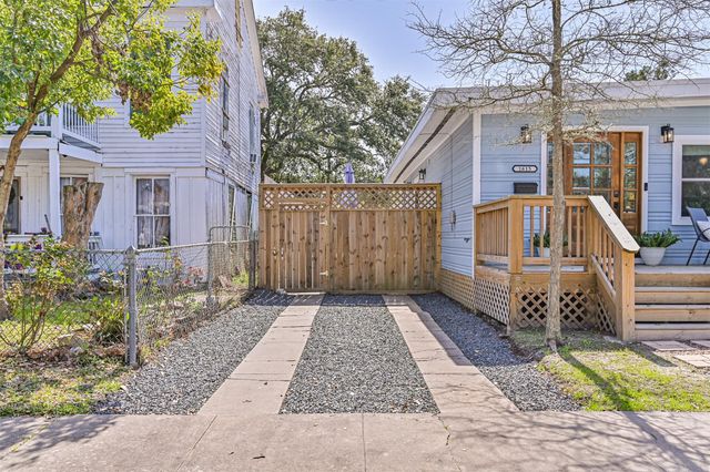 1615 Avenue L, Galveston, TX 77550