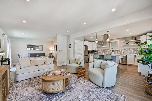 1615 Avenue L, Galveston, TX 77550