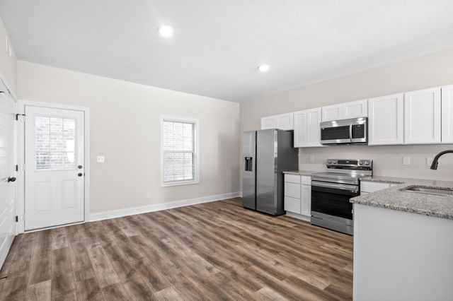 445 Oak St C, Clarksville, TN 37042