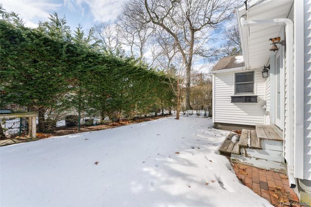 5 Sherman Avenue, Hampton Bays, NY 11946